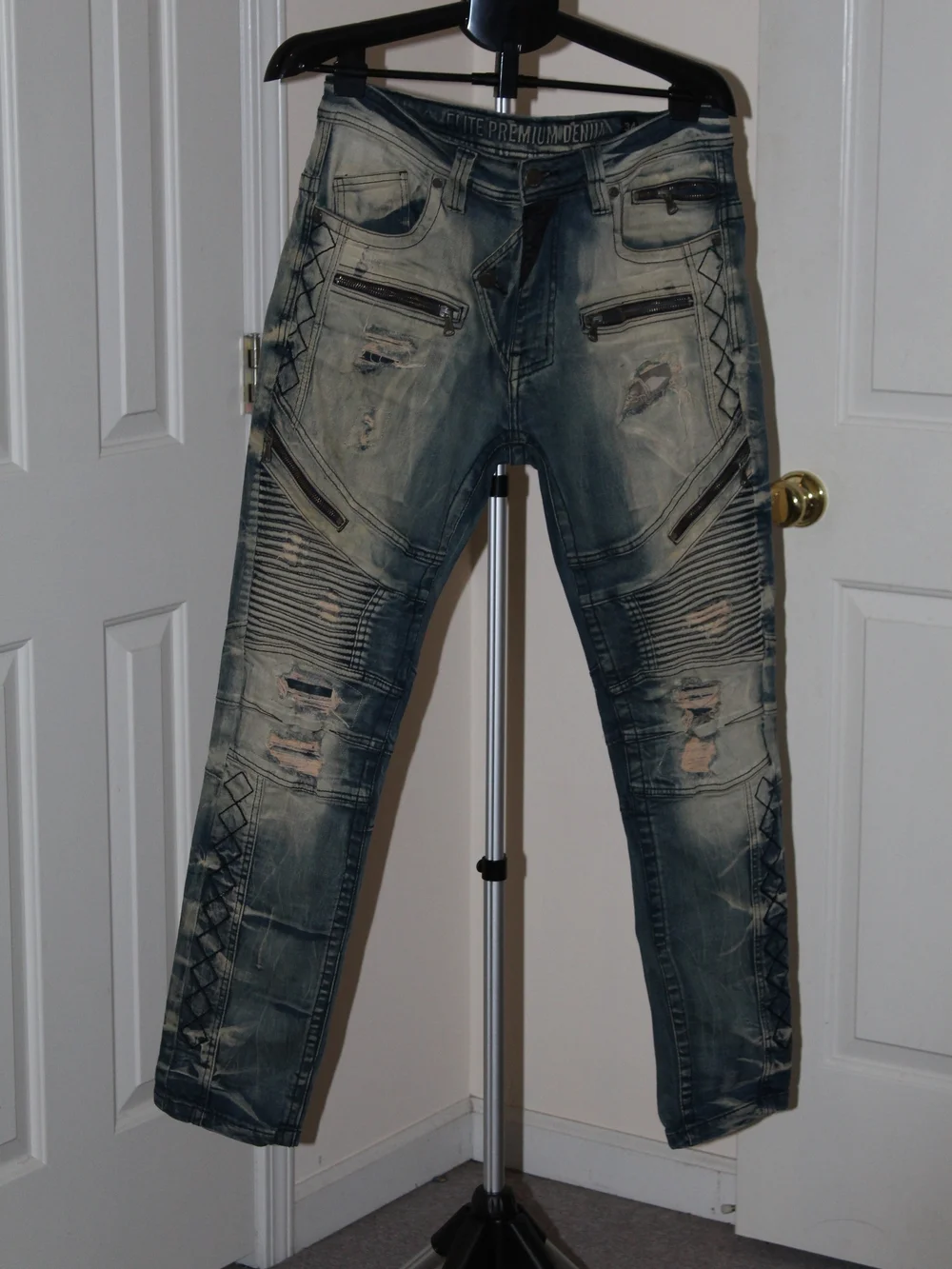 Slim Straight Men's Jeans in Washed Blue - Modern Biker Detail